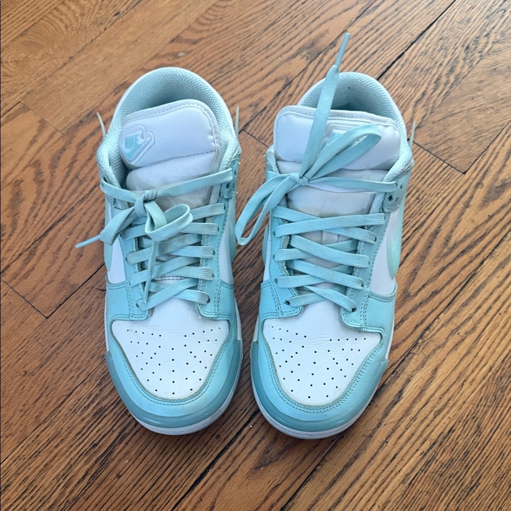Nike Dunk Low Sneakers – Women’s 9